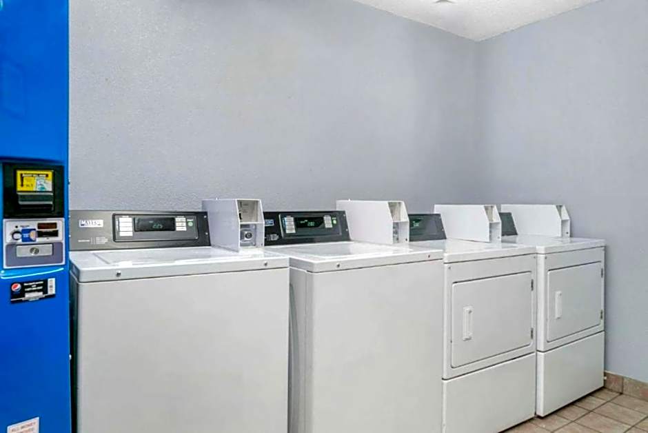 Quality Inn & Suites Banquet Center