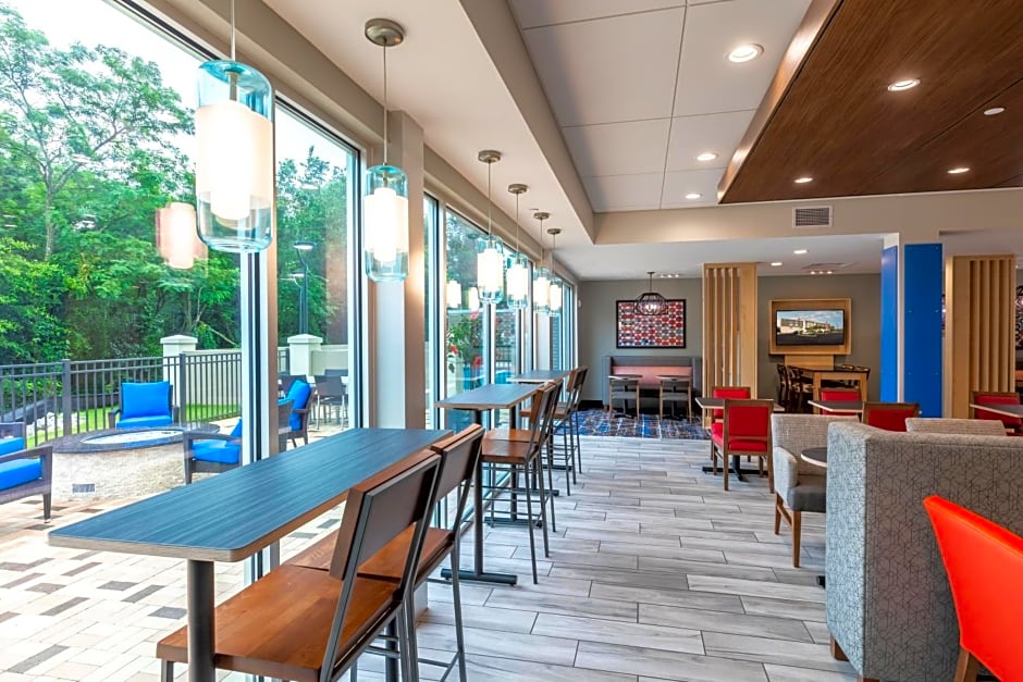 Holiday Inn Express & Suites Greenville S - Piedmont, an IHG Hotel