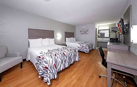 Deluxe Queen Room with 2 Queen Beds Smoke Free