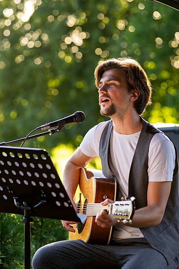 Abzali Hotel and Restaurant with self check-in