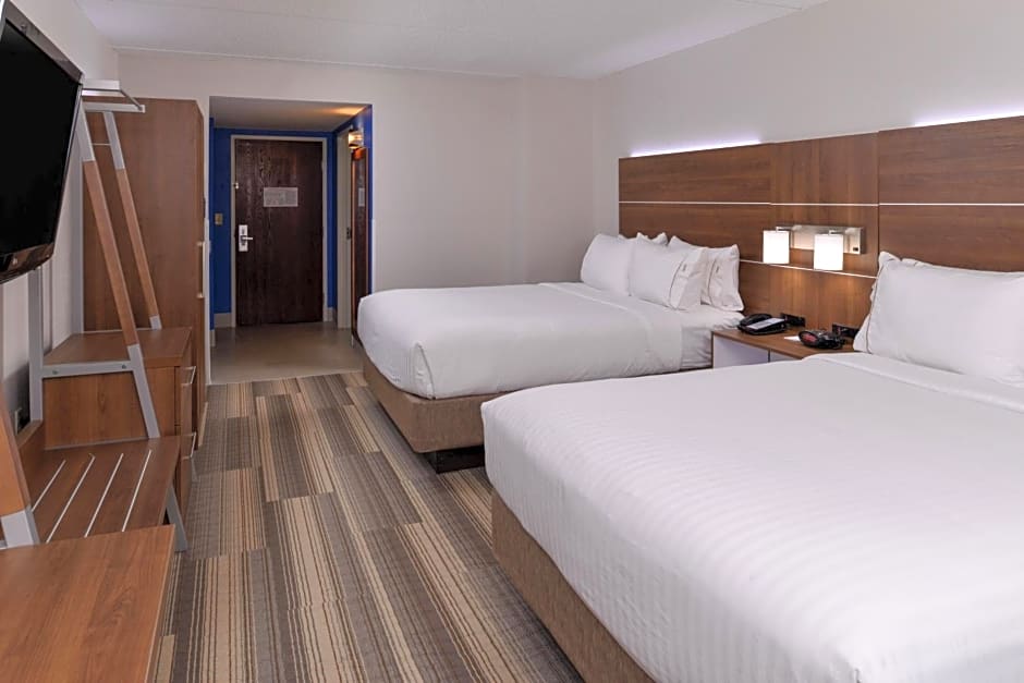 Holiday Inn Express & Suites Raleigh NE - Medical Ctr Area By IHG