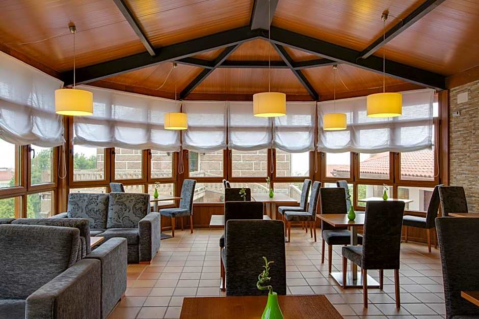 Hotel & Apartamentos Cons da Garda