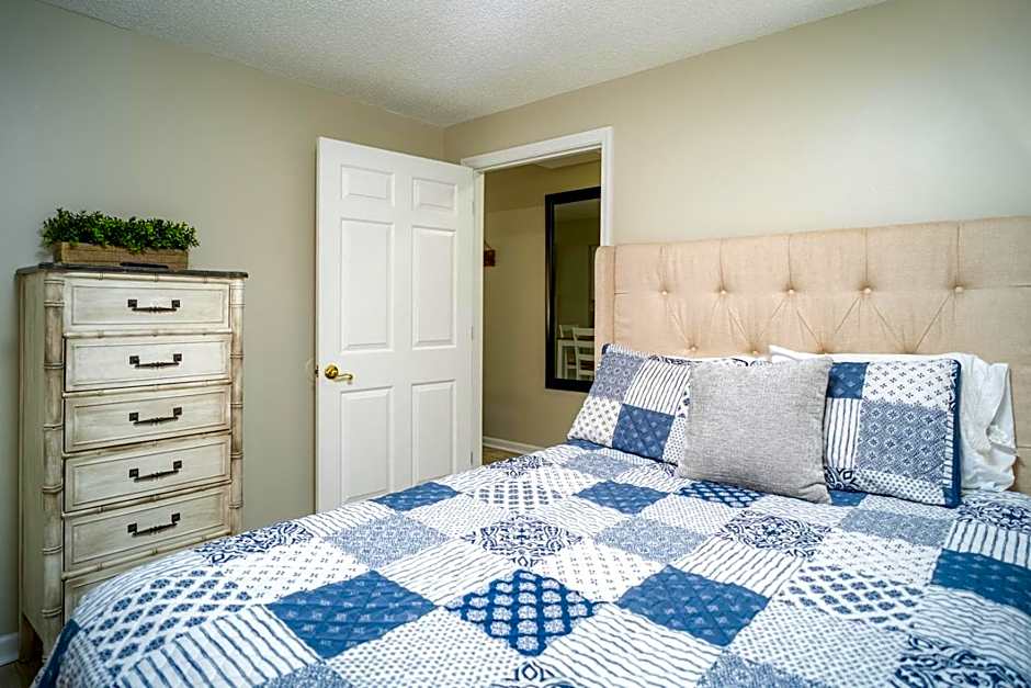 Condo in Gatlinburg very peaceful - 10 min Walk to Main Strip