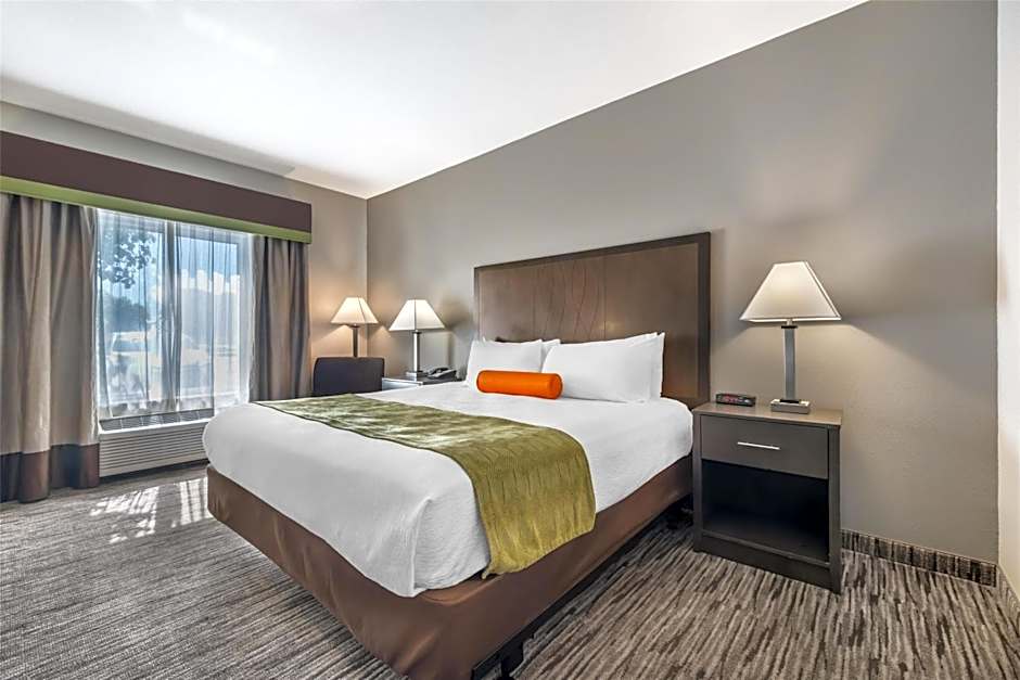 Best Western Plus Liberal Hotel & Suites