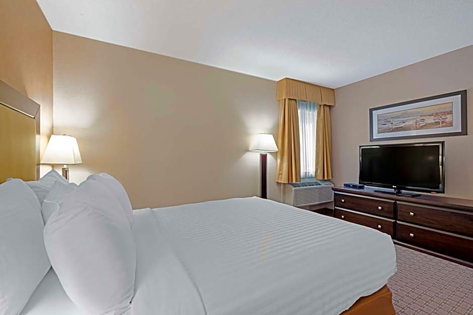 Best Western Plus Emerald Isle Hotel