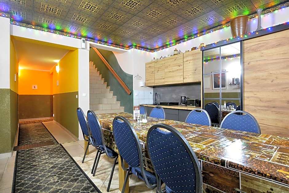 Zajazd Karłów Restauracja & Pokoje Gościnne