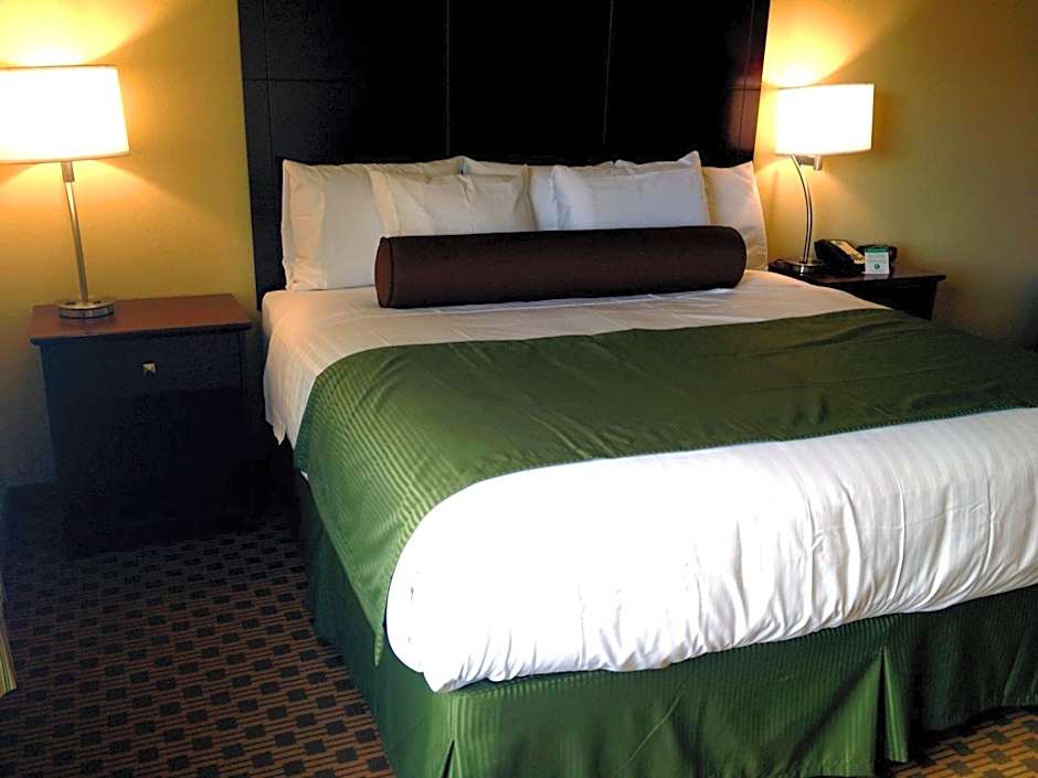 Cobblestone Hotel & Suites - Broken Bow