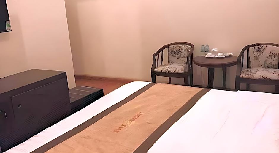 LUCKY STAR HOTEL