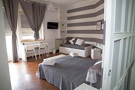Quadruple Room with Shared Bathroom