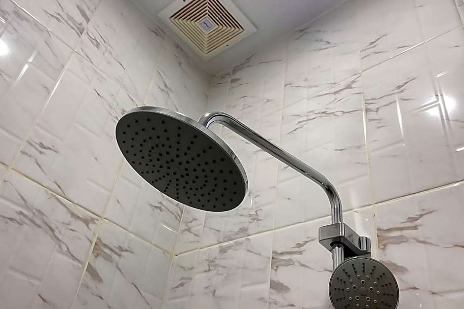 RedDoorz Syariah near RS Awal Bros Panam Pekanbaru