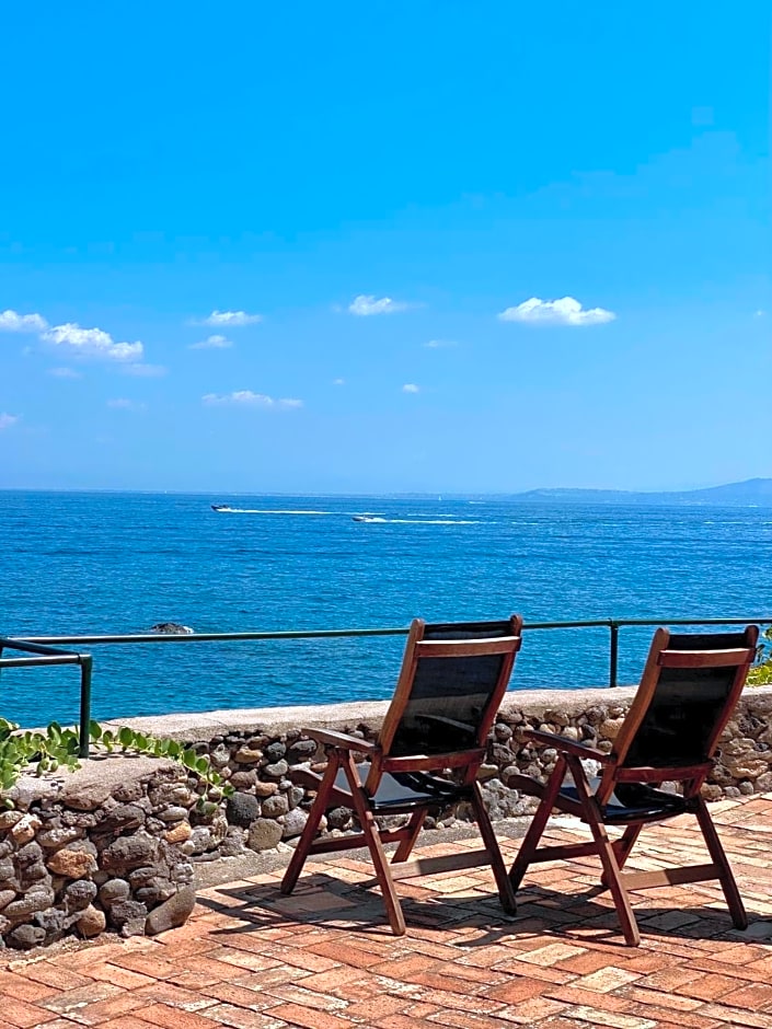 Nelinda Waterfront Accommodation