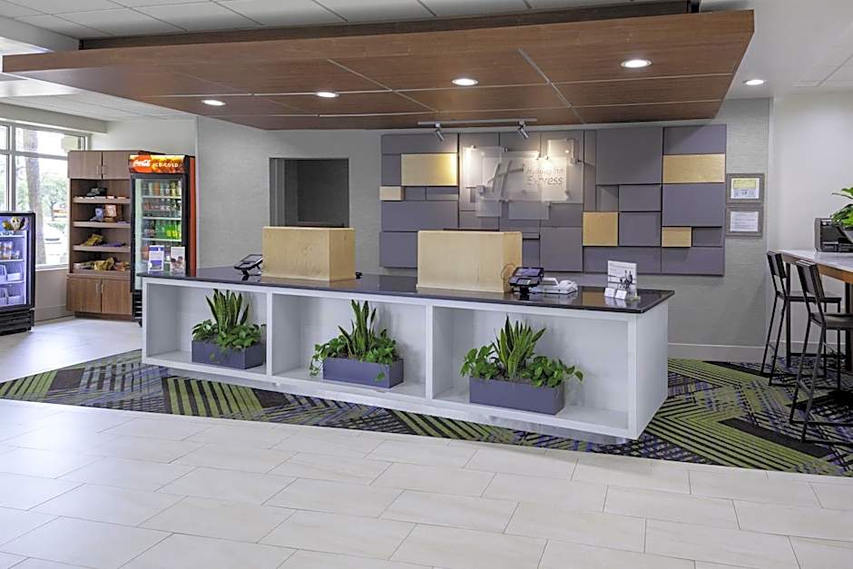 Holiday Inn Express Myrtle Beach-Broadway at the Beach By IHG