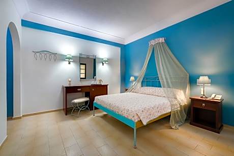 Double or Twin Room with Pool View