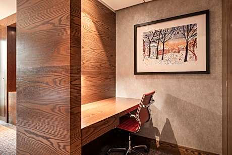 King Executive Studio with Lounge Access