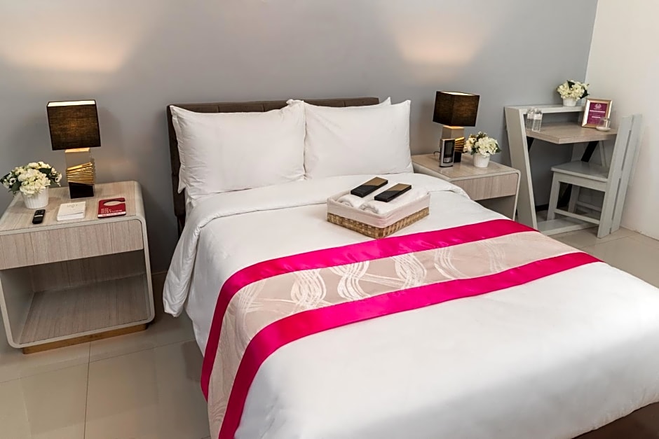 Monica Midtown Suites