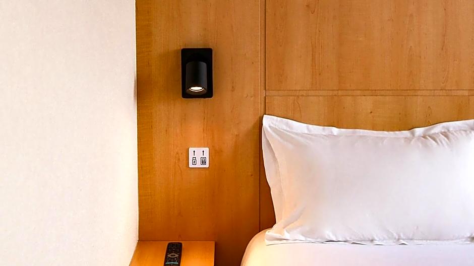 easyHotel Nice Palais des Congrès  Old Town
