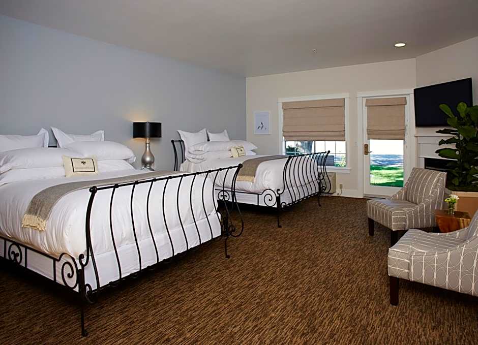 SummerWood Inn