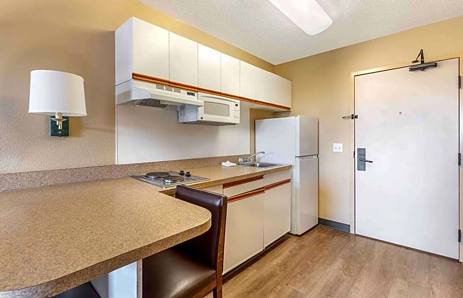 Extended Stay America Select Suites - Chicago - Westmont - Oak Brook