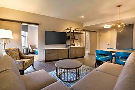 King Corner Suite