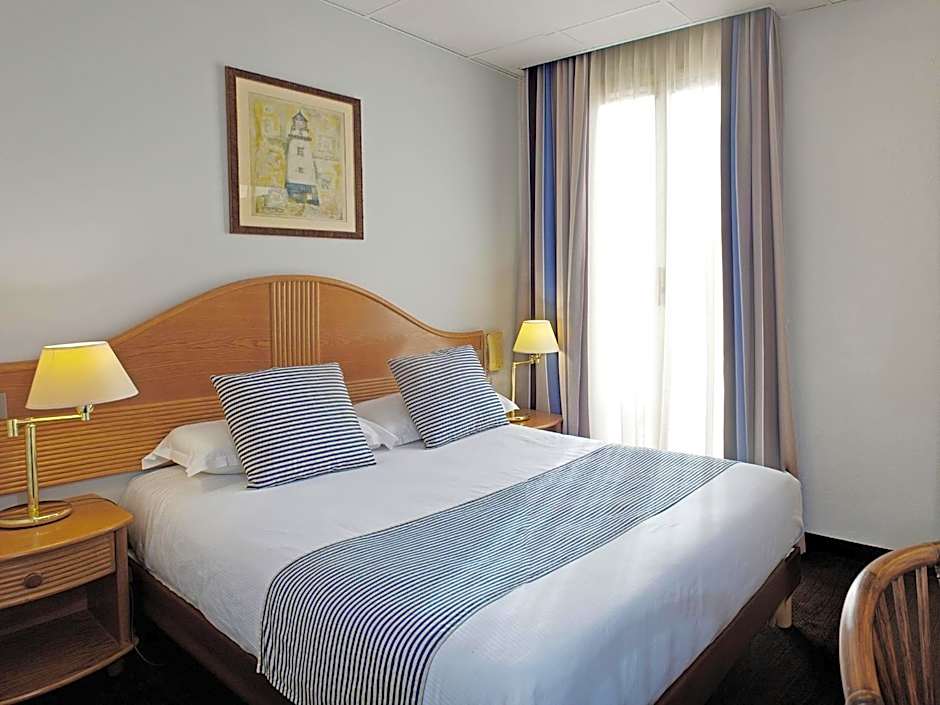 Photo 1 of 4 of Standard 1 Double Bed or 2 Beds