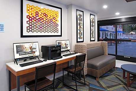 Holiday Inn Express Santa Rosa North By IHG