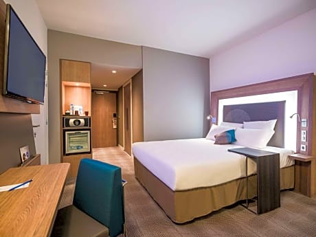 Superior Room with queen-size bed and sofa bed