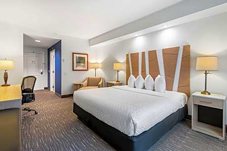 Best Western Plus Westgate Inn & Suites