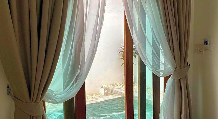 Baancaptainhook pool kohlarn