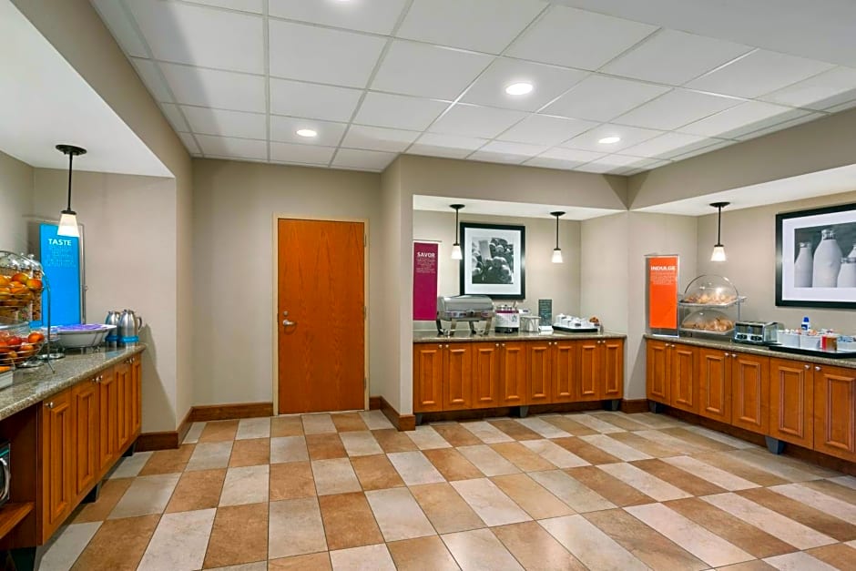 Hampton Inn By Hilton & Suites Williamsburg-Central