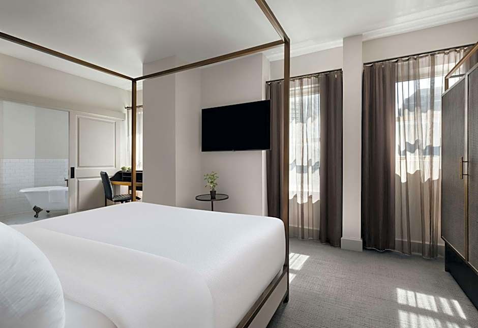 Hotel Phillips Kansas City Curio Collection by Hilton
