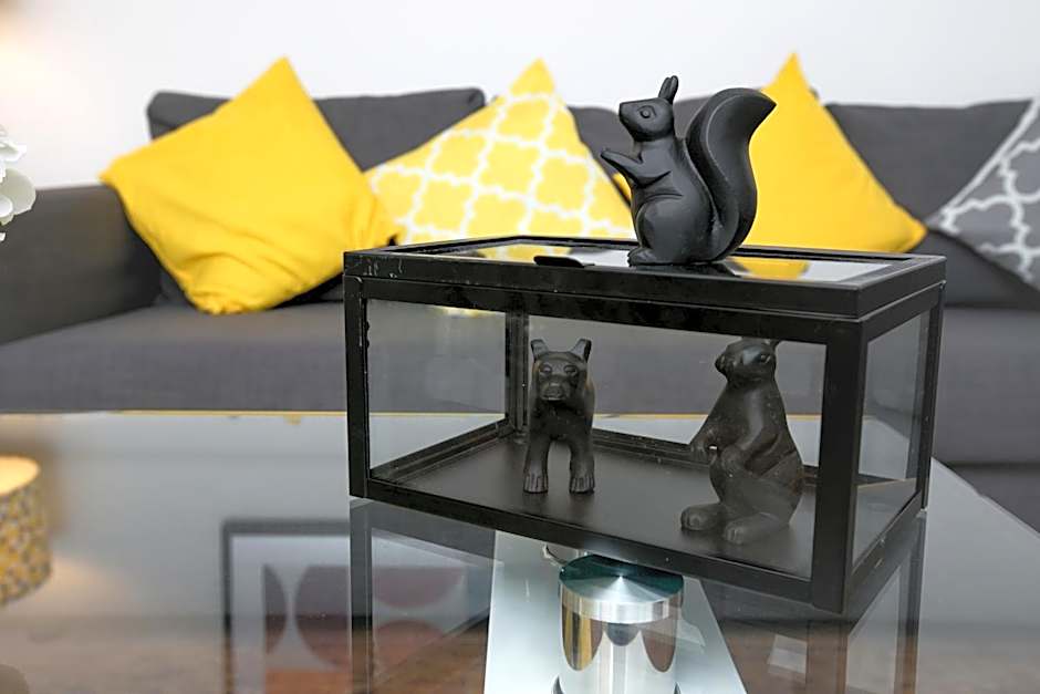 KVM - City Apartments - Contractors - Town Centre by KVM Stays