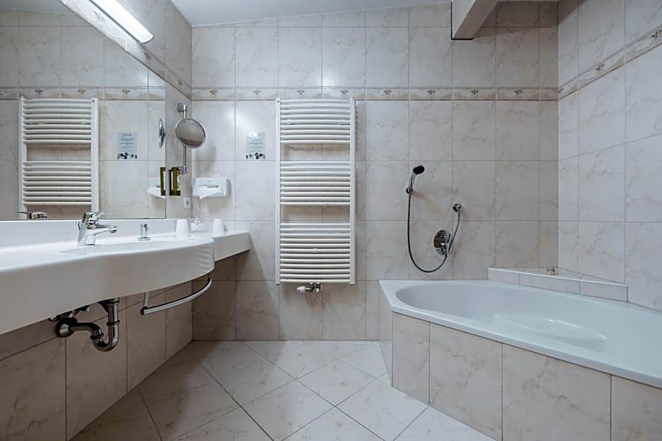 KERSCHDORFER - sleep - breakfast - spa - adults only