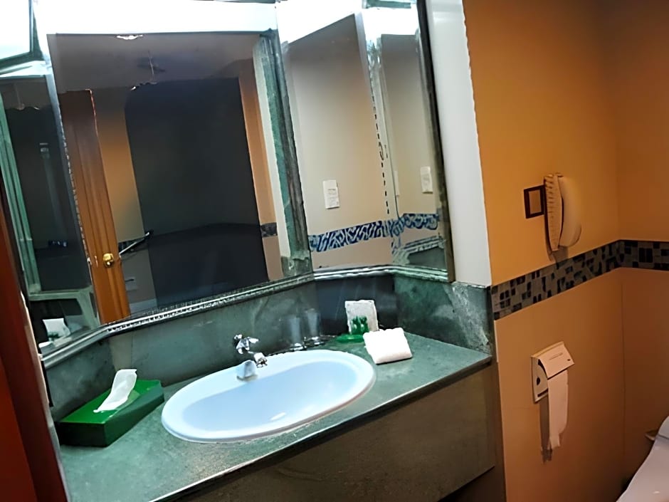 The Centrepoint Hotel