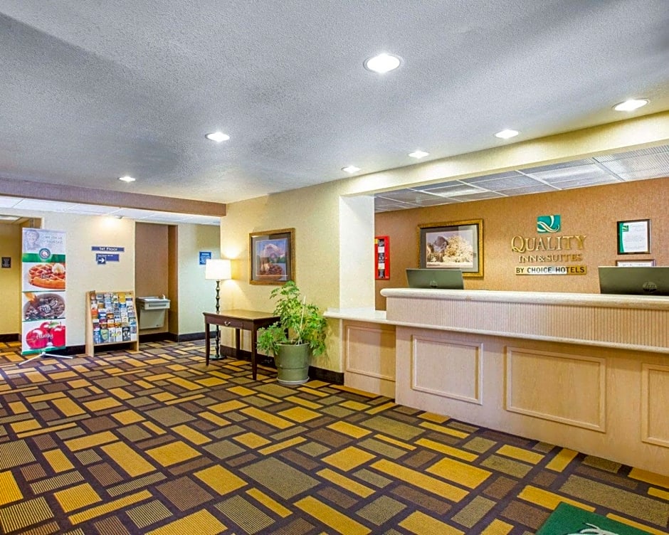 Quality Inn & Suites Weed - Mount Shasta