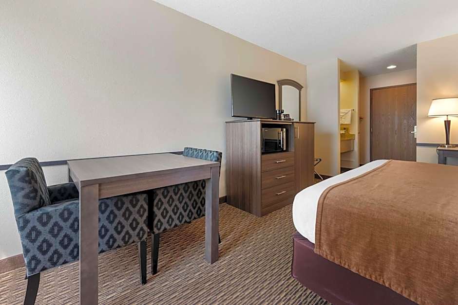 Photo 1 of 4 of Executive 1 King Bed