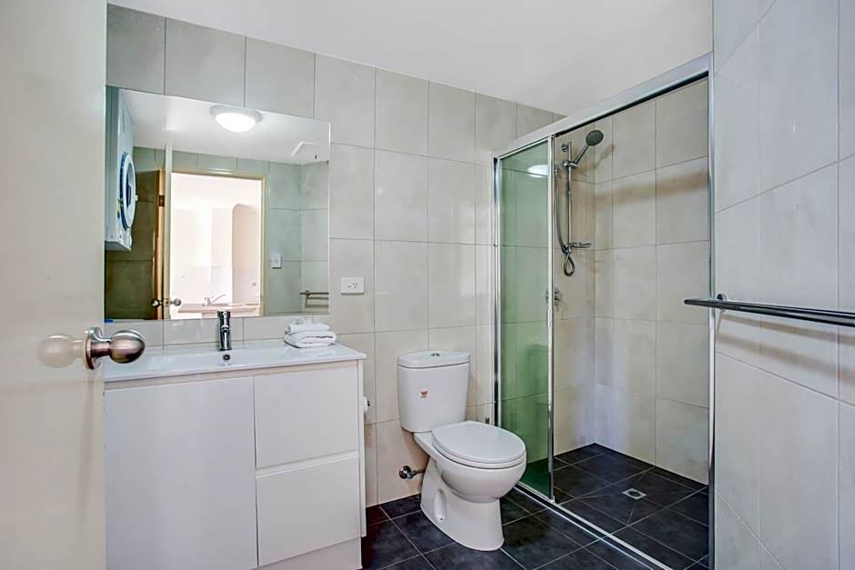 Paradise Isles Apartments