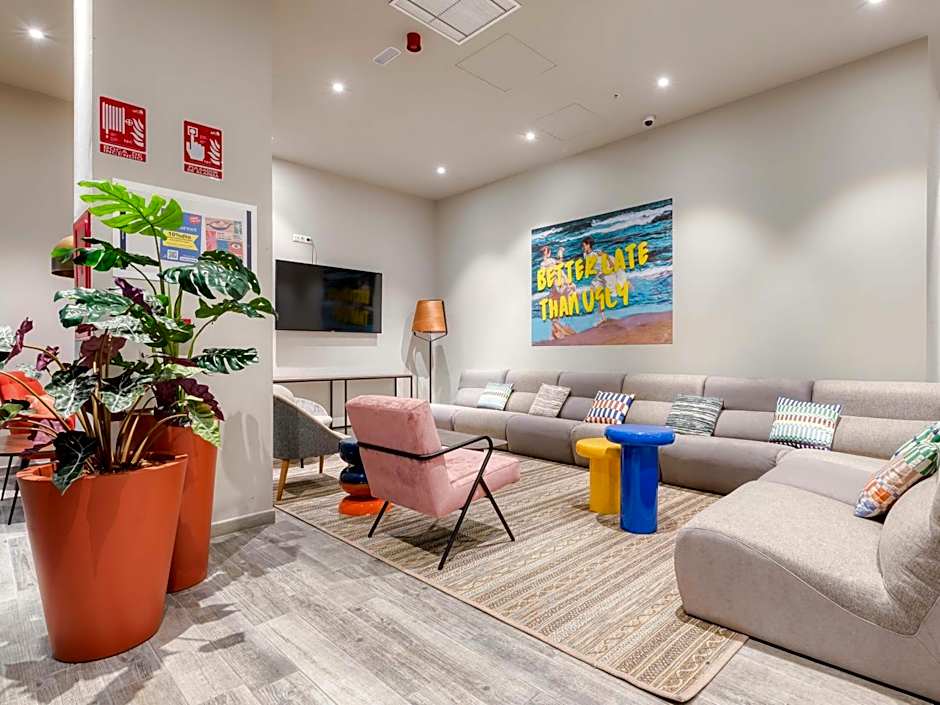 Livensa Living Studios Valencia Marina Real
