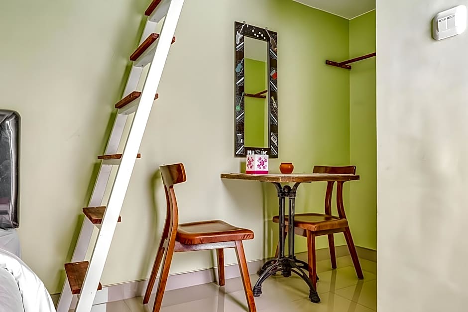 RedDoorz Syariah near Suncity Mall Sidoarjo