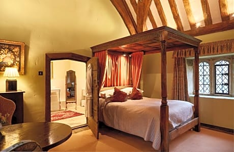 Feature Four Poster Room
