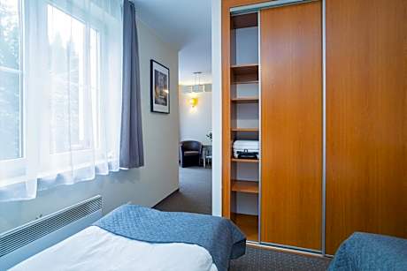 Apartment with Twin Beds