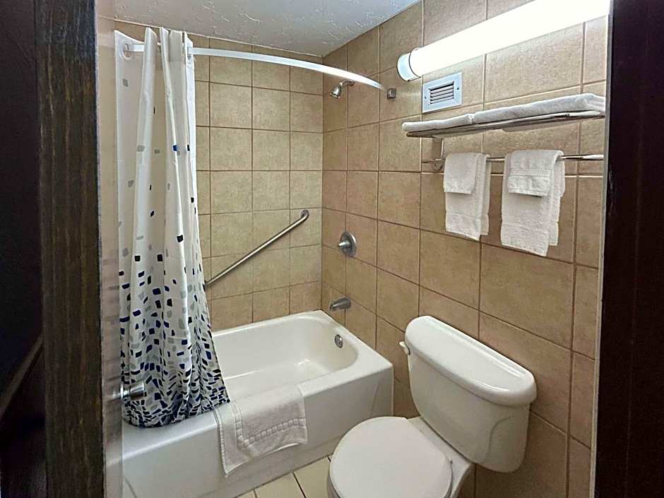 Motel 6 Ada OK