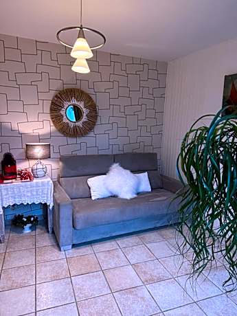 Family Room with Garden View
