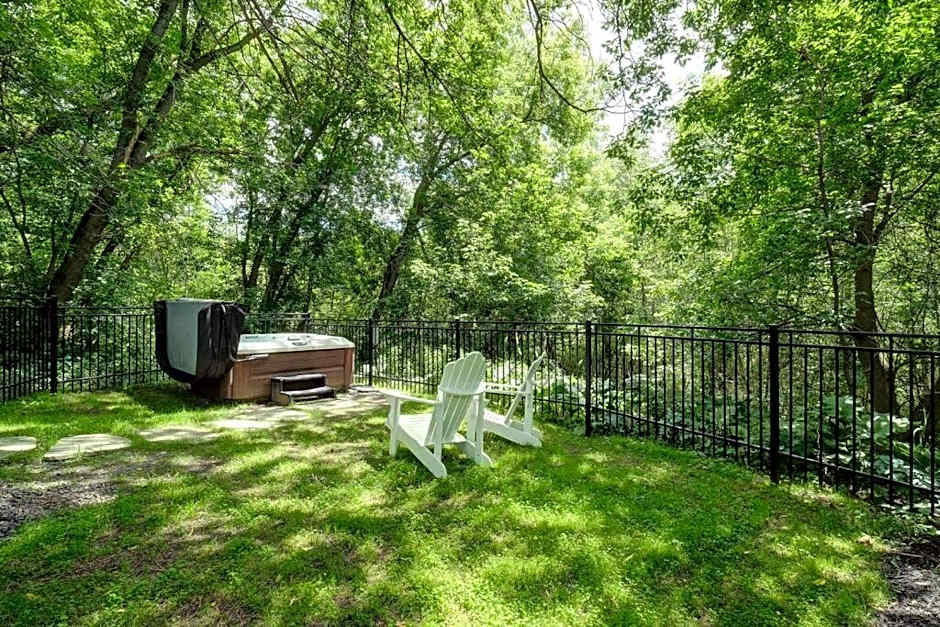 201 Condo au rez de chaussée , au coeur de Bromont