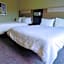 Holiday Inn Express Kenedy By IHG