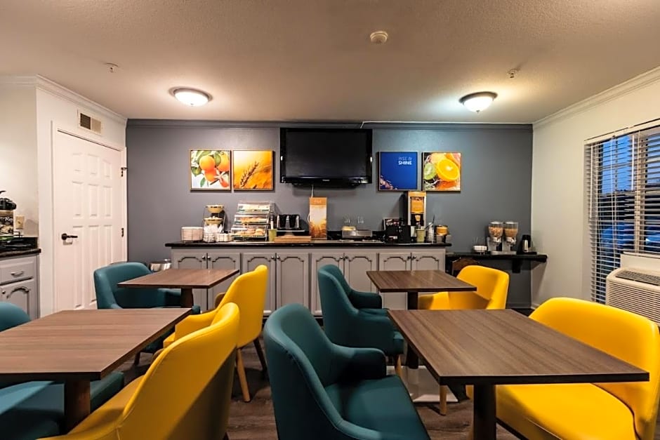 Quality Inn & Suites Tulare