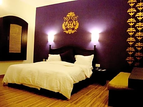 La Casa Hotel