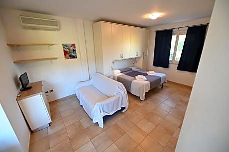 Studio (3 Adults)