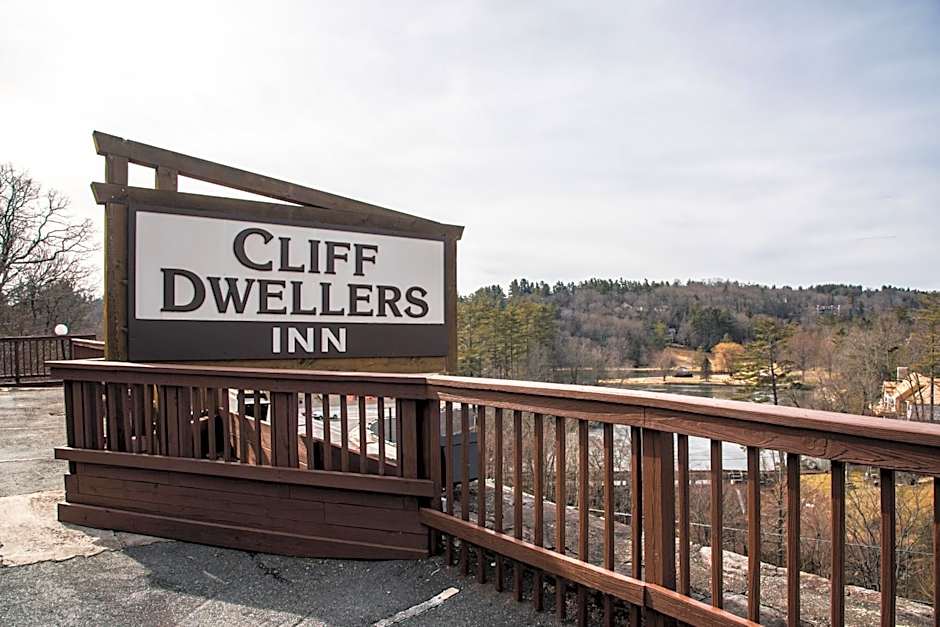 Cliff Dwellers Inn