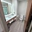 Holiday Inn Express Hotel & Suites Cincinnati-Blue Ash By IHG