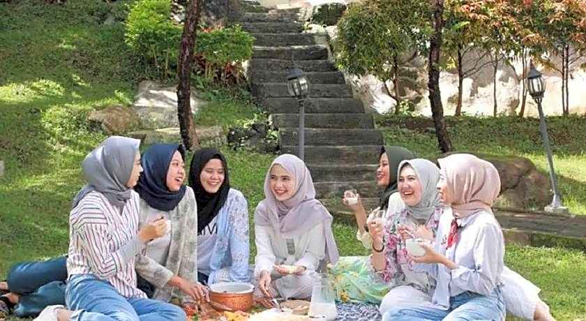 Aleyra Hotel and Villa Garut